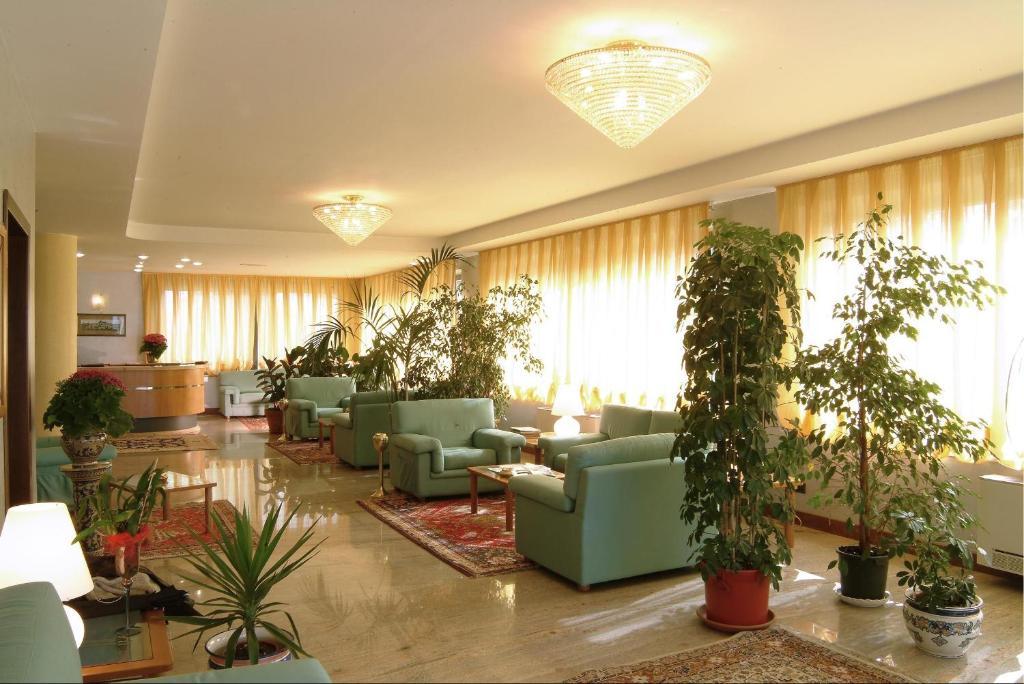 Hotel Torresi Potenza Picena Zewnętrze zdjęcie